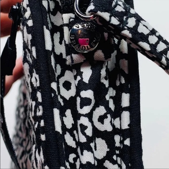 New! Vera Bradley Quilted Front Zip Wristlet Wallet in Camocat Leopard Pattern - Picture 6 of 6